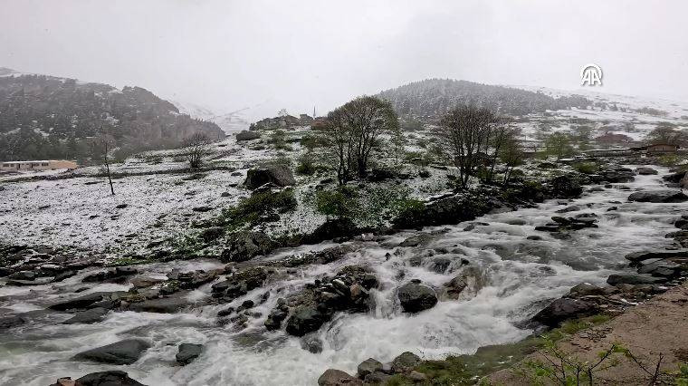 Mayıs ayının ortasında karla mücadele sürüyor - Resim: 6